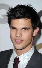 Taylor Lautner : taylor-lautner-1326305401.jpg