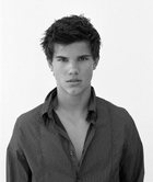 Taylor Lautner : taylor-lautner-1326396445.jpg