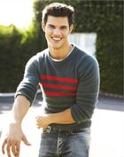 Taylor Lautner : taylor-lautner-1326396454.jpg