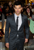 Taylor Lautner : taylor-lautner-1326535954.jpg