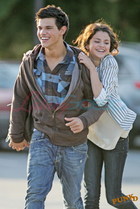 Taylor Lautner : taylor-lautner-1326536073.jpg