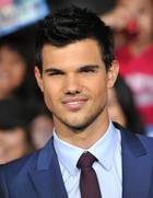 Taylor Lautner : taylor-lautner-1327538290.jpg