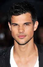 Taylor Lautner : taylor-lautner-1327625984.jpg