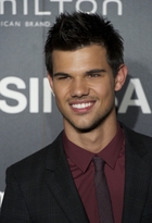 Taylor Lautner : taylor-lautner-1327625995.jpg