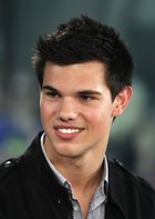 Taylor Lautner : taylor-lautner-1329075441.jpg