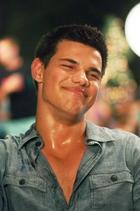 Taylor Lautner : taylor-lautner-1330316030.jpg