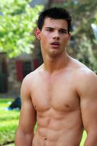 Taylor Lautner : taylor-lautner-1330316076.jpg