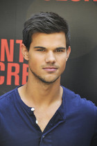 Taylor Lautner : taylor-lautner-1333678135.jpg