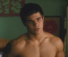 Taylor Lautner : taylor-lautner-1337051554.jpg