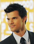 Taylor Lautner : taylor-lautner-1341452790.jpg