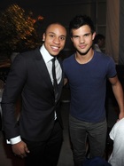 Taylor Lautner : taylor-lautner-1341930212.jpg