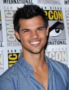 Taylor Lautner : taylor-lautner-1344716077.jpg