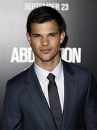 Taylor Lautner : taylor-lautner-1351979531.jpg