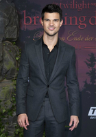 Taylor Lautner : taylor-lautner-1351979537.jpg