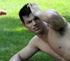 Taylor Lautner : taylor-lautner-1353487441.jpg