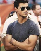 Taylor Lautner : taylor-lautner-1361744978.jpg