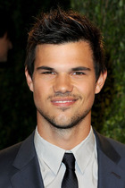 Taylor Lautner : taylor-lautner-1362434757.jpg