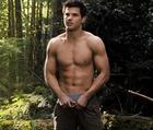 Taylor Lautner : taylor-lautner-1365303733.jpg