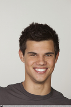 Taylor Lautner : taylor-lautner-1378489973.jpg