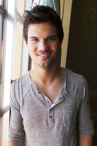 Taylor Lautner : taylor-lautner-1388929936.jpg