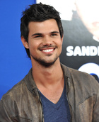 Taylor Lautner : taylor-lautner-1413047126.jpg