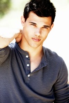 Taylor Lautner : taylor-lautner-1422141545.jpg