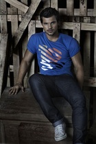 Taylor Lautner : taylor-lautner-1425932850.jpg