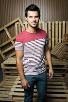 Taylor Lautner : taylor-lautner-1425932874.jpg