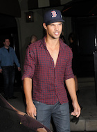 Taylor Lautner : taylor-lautner-1452310827.jpg