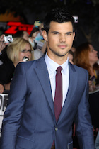 Taylor Lautner : taylor-lautner-1468103058.jpg