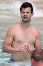 Taylor Lautner : taylor-lautner-1495485069.jpg