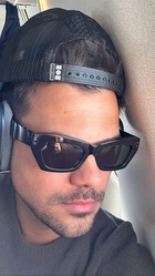 Taylor Lautner in General Pictures, Uploaded by: Guest