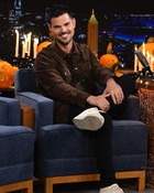 Taylor Lautner in General Pictures, Uploaded by: Guest