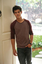 Taylor Lautner : taylor_lautner_1220285624.jpg