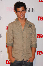 Taylor Lautner : taylor_lautner_1224262252.jpg