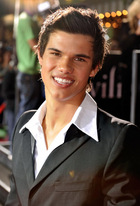 Taylor Lautner : taylor_lautner_1227494938.jpg