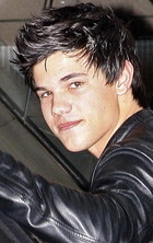 Taylor Lautner : taylor_lautner_1236552400.jpg