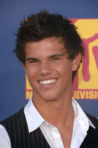 Taylor Lautner : taylor_lautner_1238864731.jpg