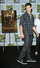 Taylor Lautner : taylor_lautner_1248656826.jpg