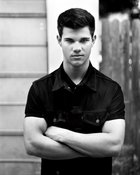 Taylor Lautner : taylor_lautner_1248796515.jpg