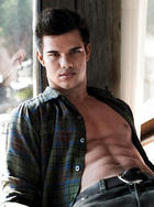 Taylor Lautner : taylor_lautner_1259203852.jpg