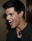 Taylor Lautner : taylor_lautner_1261692464.jpg