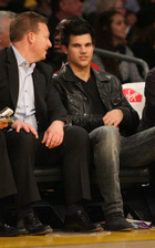 Taylor Lautner : taylor_lautner_1266524140.jpg