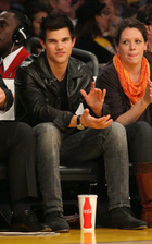 Taylor Lautner : taylor_lautner_1266524284.jpg