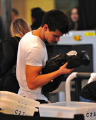 Taylor Lautner : taylor_lautner_1266524395.jpg