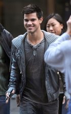 Taylor Lautner : taylor_lautner_1266714786.jpg