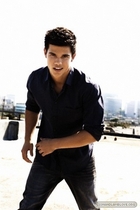 Taylor Lautner : taylor_lautner_1266719615.jpg