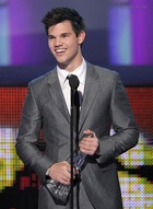 Taylor Lautner : taylor_lautner_1266962235.jpg