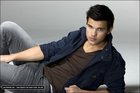 Taylor Lautner : taylor_lautner_1266965113.jpg