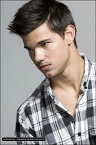 Taylor Lautner : taylor_lautner_1266999559.jpg